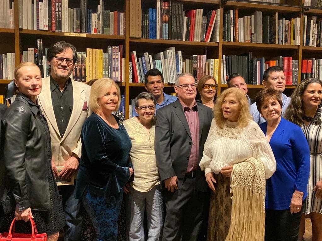 The poets of La Floresta Interminable: poetas de Miami gathered at Books and Books 